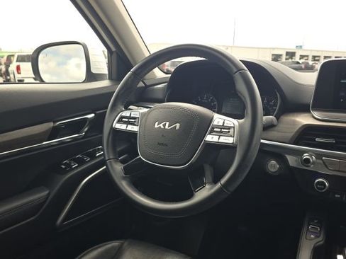 Used 2022 Kia Telluride EX w/ EX Premium Package image 40