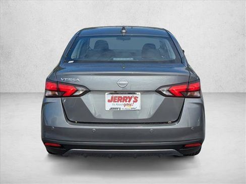 Used 2025 Nissan Versa SV image 6