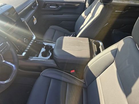 New 2026 GMC Yukon XL Elevation image 19