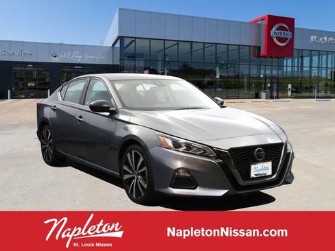 Used 2021 Nissan Altima 2.5 SR image 1