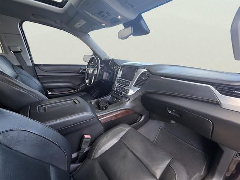 Used 2019 GMC Yukon XL SLT image 5