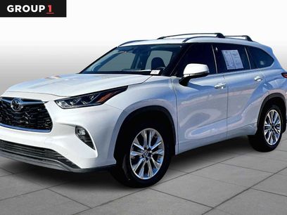 Used 2023 Toyota Highlander Limited