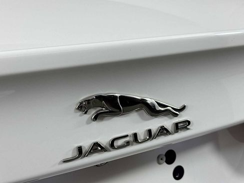 Used 2019 Jaguar XE Premium AWD/4WD image 31