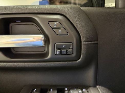 Used 2020 Chevrolet Silverado 2500 LTZ w/ LTZ Convenience Package AWD/4WD image 10