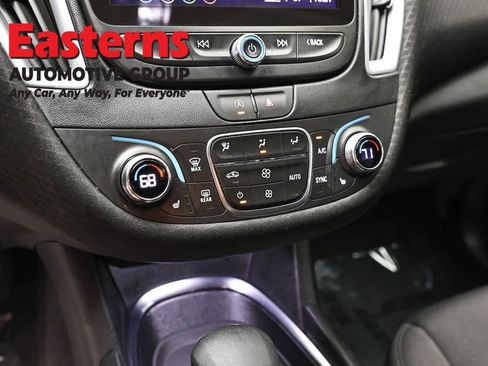 Used 2023 Chevrolet Malibu LT FWD image 20