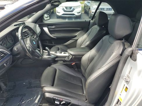 Used 2016 BMW M235i Convertible image 17