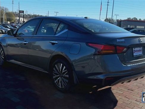 Used 2023 Nissan Altima 2.5 SV image 9