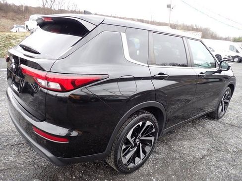 Used 2022 Mitsubishi Outlander ES image 9