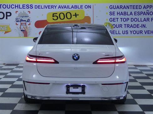 Used 2024 BMW i7 xDrive60 w/ Premium Package image 6