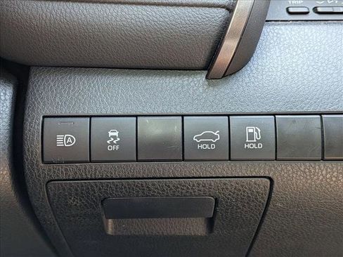 Used 2022 Toyota Camry SE w/ Convenience Package image 10