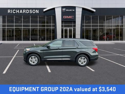 Used 2022 Ford Explorer XLT w/ Equipment Group 202A AWD/4WD image 2