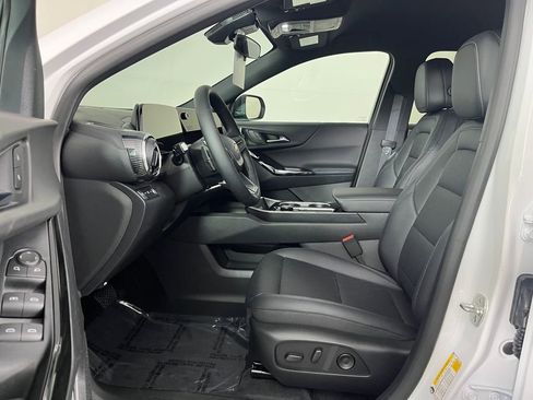 New 2026 Chevrolet Equinox LT w/ Convenience Package II image 10