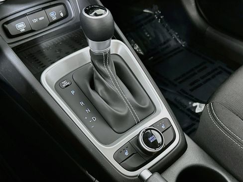 New 2026 Hyundai Venue SEL FWD image 16