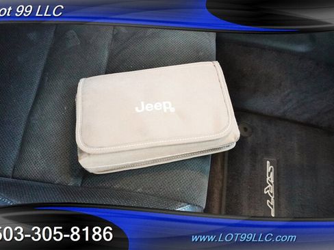 Used 2017 Jeep Grand Cherokee SRT AWD/4WD image 37