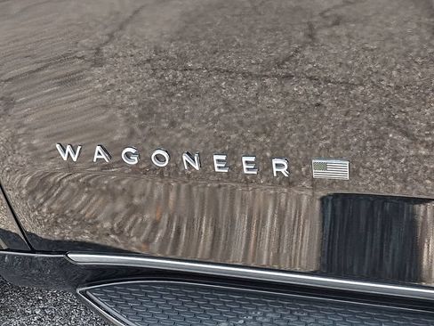 Used 2024 Jeep Wagoneer Series III AWD/4WD image 32