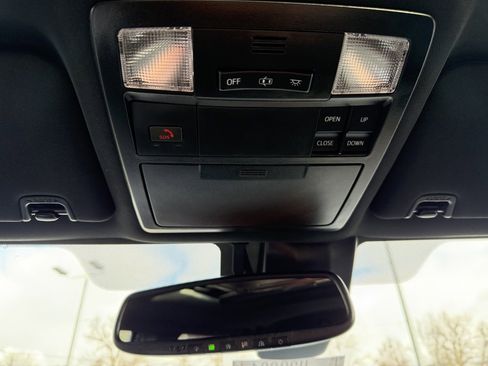 Used 2022 Toyota Tacoma TRD Sport image 19