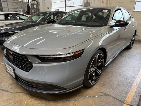 Used 2025 Honda Accord Sport image 25