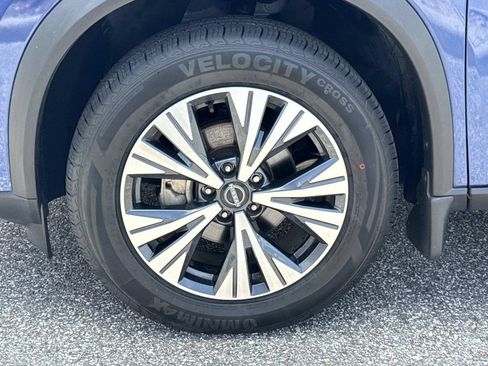 Certified 2023 Nissan Rogue SV FWD image 11