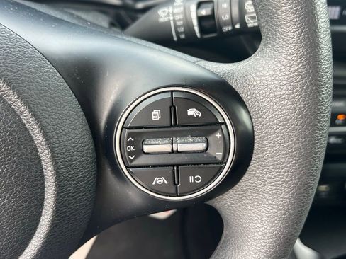 Used 2024 Kia Soul LX w/ Option Group 015 FWD image 31