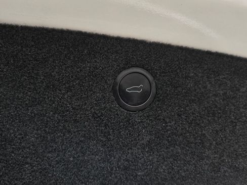 Used 2022 Tesla Model X AWD/4WD image 34