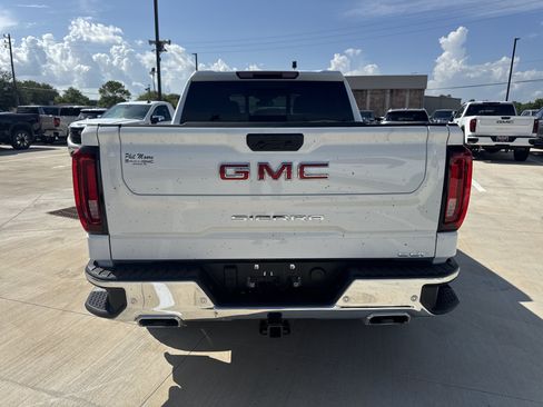 Used 2025 GMC Sierra 1500 SLT w/ SLT Premium Plus Package AWD/4WD image 11