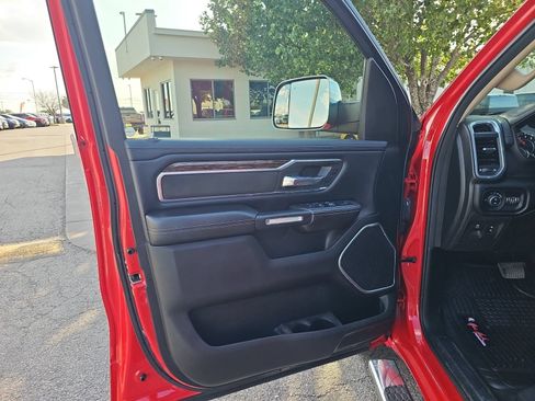 Used 2019 RAM 1500 Laramie AWD/4WD image 12