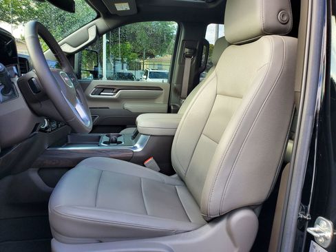 Used 2025 GMC Sierra 2500 SLT w/ SLT Premium Package AWD/4WD image 18