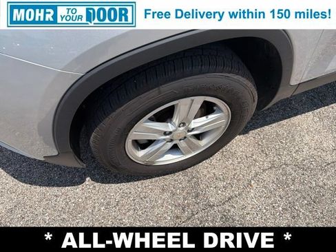 Used 2022 Chevrolet Trax LT w/ Driver Confidence Package AWD/4WD image 11