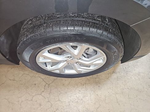 Used 2019 Chevrolet Equinox LT image 10