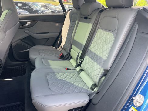Used 2024 Audi SQ8 Prestige AWD/4WD image 28