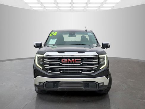 Used 2024 GMC Sierra 1500 SLT image 2