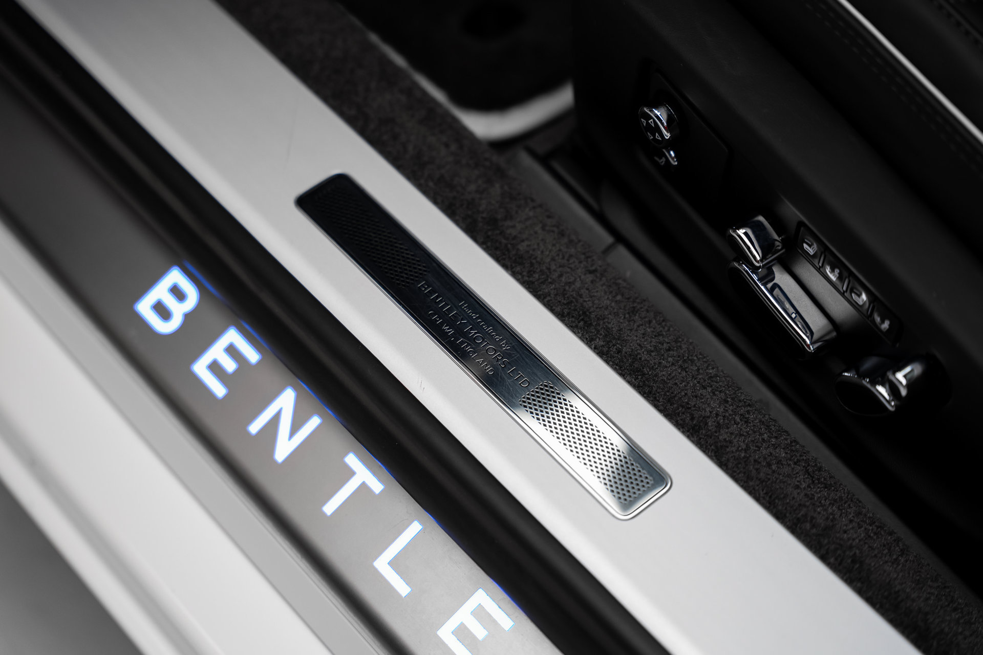 Used 2022 Bentley Continental GT AWD/4WD image 58