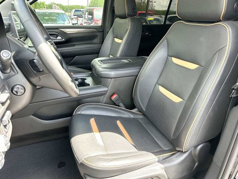 Used 2023 GMC Yukon AT4 w/ AT4 Premium Plus Package AWD/4WD image 17