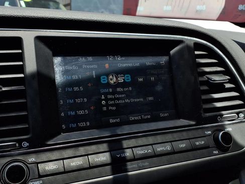Used 2018 Hyundai Elantra SEL FWD image 9