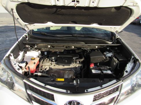 Used 2013 Toyota RAV4 XLE image 32