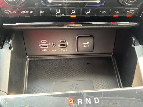 Used 2023 Jeep Grand Cherokee Laredo w/ Luxury Tech Group I AWD/4WD image 11