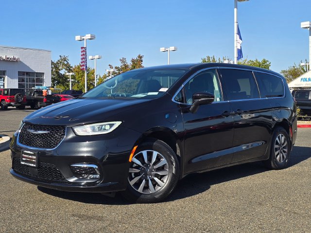 Certified 2022 Chrysler Pacifica Touring-L FWD image 3