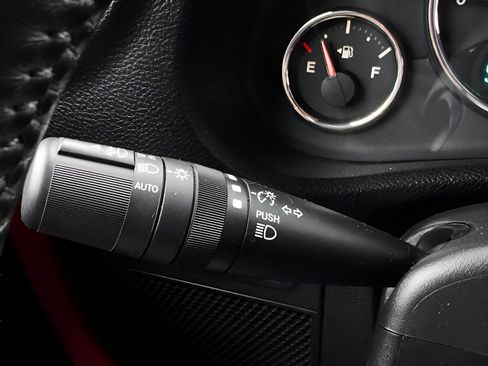 Used 2014 Jeep Wrangler Rubicon w/ Power Convenience Group image 21