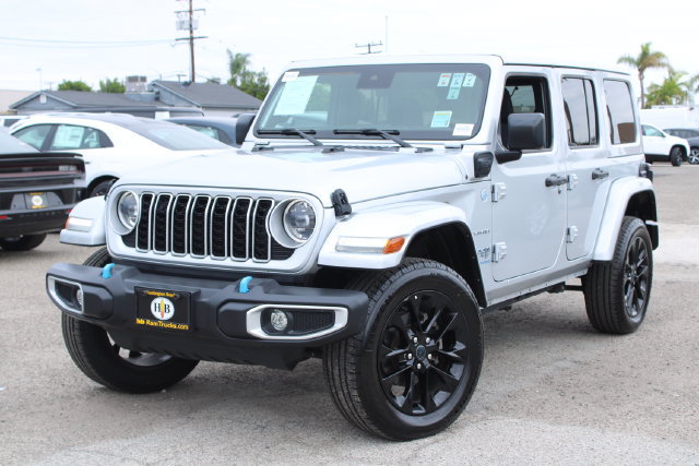 Used 2024 Jeep Wrangler Unlimited Sahara AWD/4WD image 10
