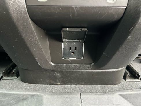 Used 2023 GMC Yukon XL Denali image 44