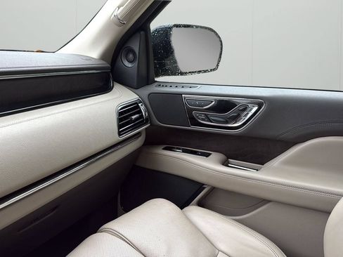 Used 2022 Lincoln Navigator L Reserve RWD image 26