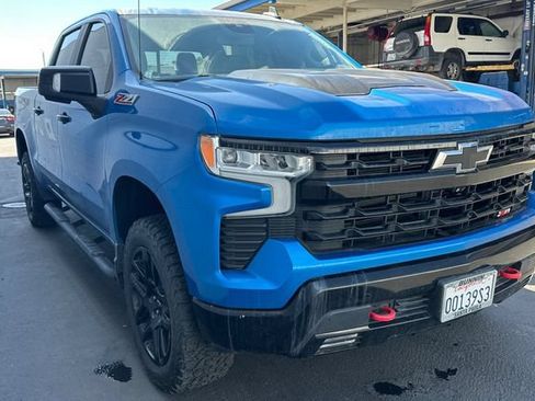 Used 2022 Chevrolet Silverado 1500 LT Trail Boss w/ Convenience Package II AWD/4WD image 2