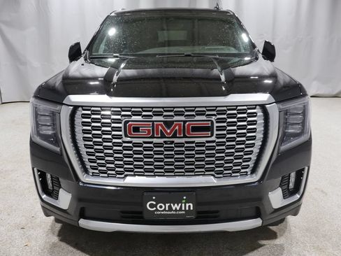 Used 2024 GMC Yukon XL Denali w/ Denali Reserve Package AWD/4WD image 9