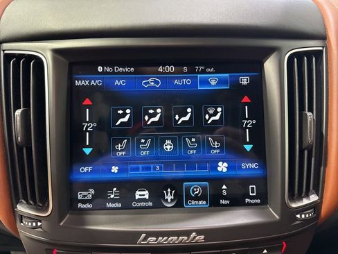 Used 2018 Maserati Levante GranLusso AWD/4WD image 15