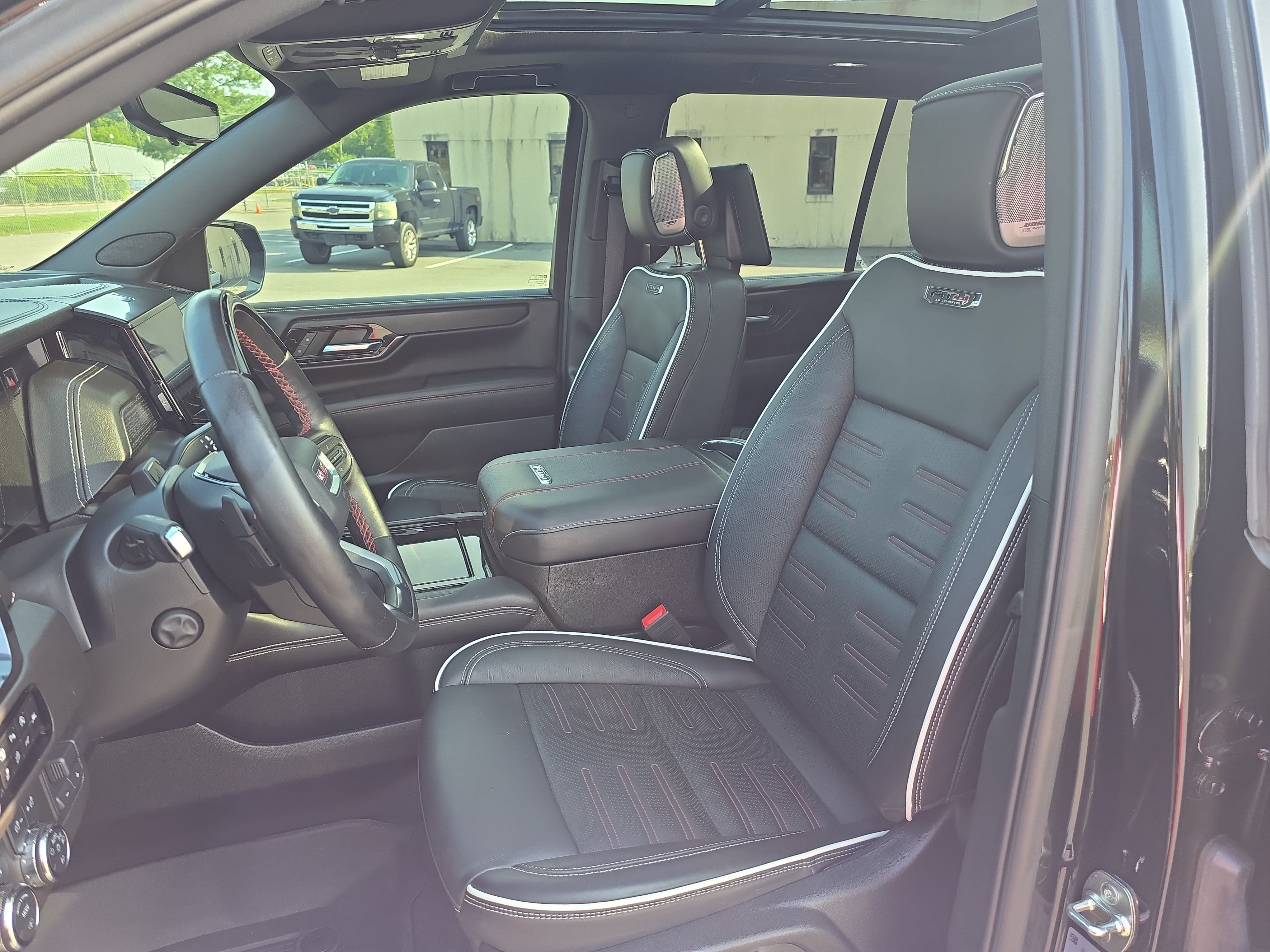 Used 2025 GMC Yukon AT4 Ultimate w/ LPO, Floor Liner Package AWD/4WD image 15