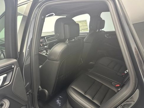 Used 2026 Porsche Macan Turbo AWD/4WD image 8