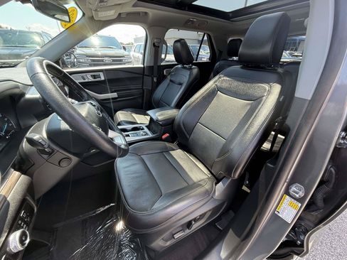 Certified 2023 Ford Explorer Limited w/ Equipment Group 301A AWD/4WD image 22