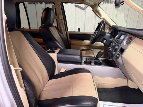 Used 2016 Ford Expedition XLT AWD/4WD image 29