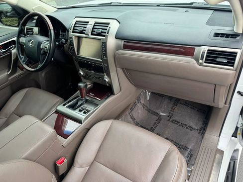 Used 2014 Lexus GX 460 w/ Premium Package AWD/4WD image 23