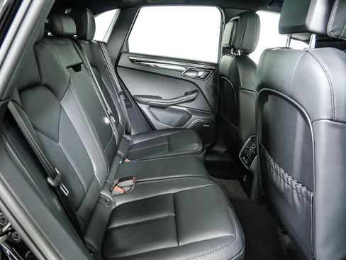 New 2026 Porsche Macan image 24